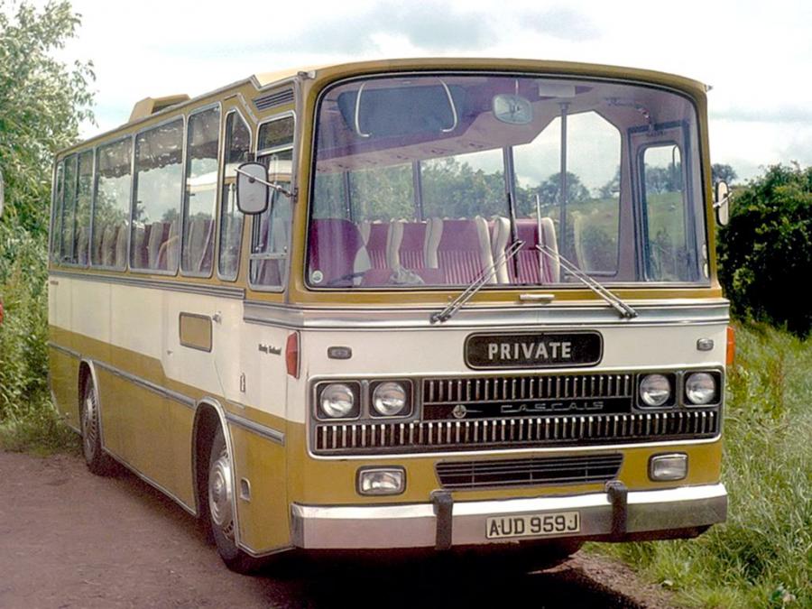 Bedford YRQ Caetano Cascais (C45F) (UK) '1971